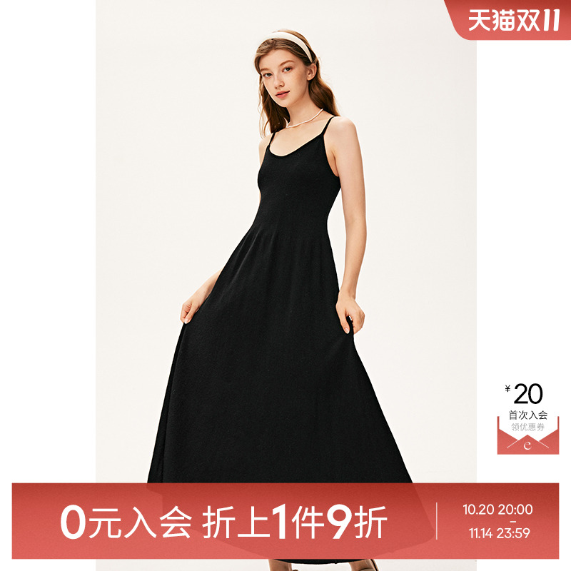 黑色针织无袖连衣裙