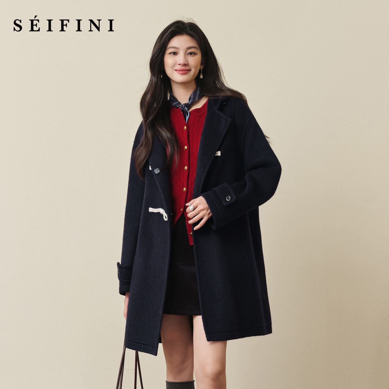 诗凡黎学院风牛角扣连帽毛呢外套2025冬新款气质羊毛双面呢大衣女