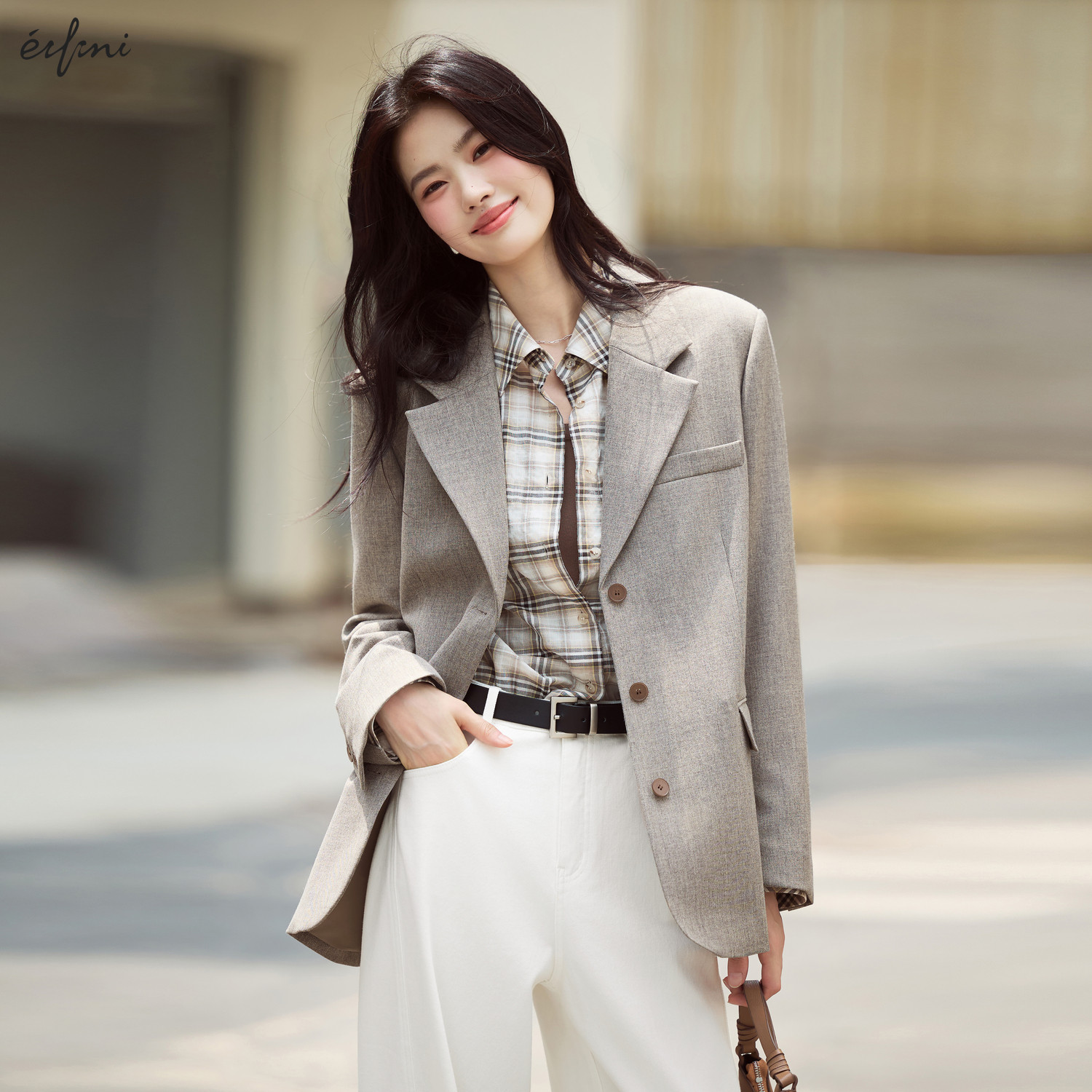 伊芙丽撞色小宽肩单排扣西装女2025秋季新款经典气质休闲通勤外套,女装/女士精品,西装,淘宝优惠券,粉丝福利购,淘宝优惠卷