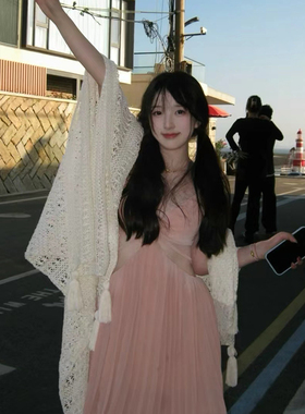 森系白色镂空针织披肩女2025新款春秋民族风拍照外搭披风斗篷外套