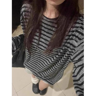 2025新款 T恤女早春季 宽松慵懒风松弛感上衣 覆古黑灰条纹长袖 美式
