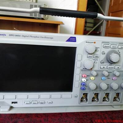 拍前询价:出售 回收 Tektronix 泰克 DPO3054 荧光示波器