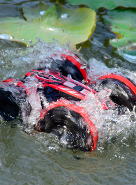 政府补贴华强北四驱水陆两栖特技车2.4G双面行驶遥控车全地形越野