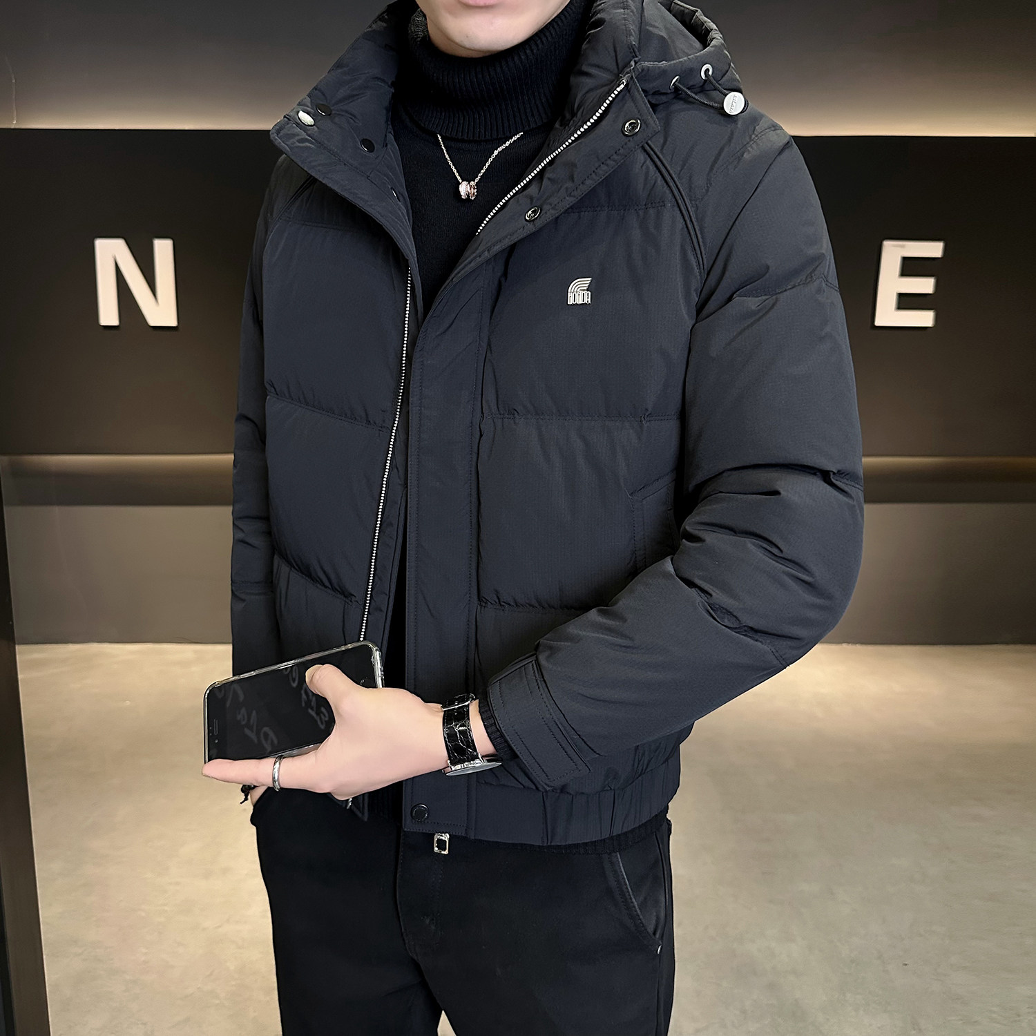 可拆卸帽轻薄羽绒服男冬季2025新款潮牌痞帅保暖短款羽绒男士外套