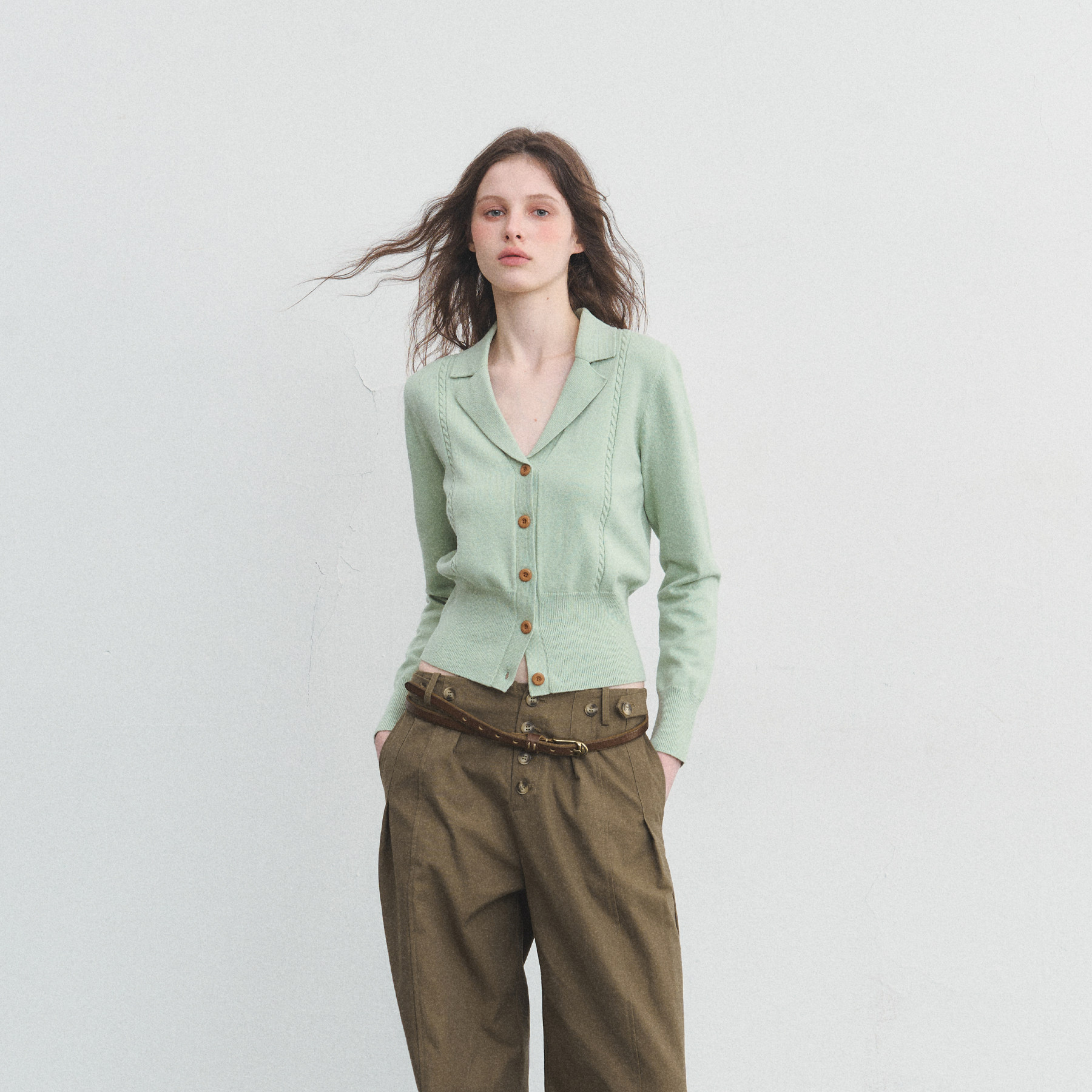 SPEAR YOUTH“春和景明”橡木扣绞花针织衫开衫西装领收腰毛衣