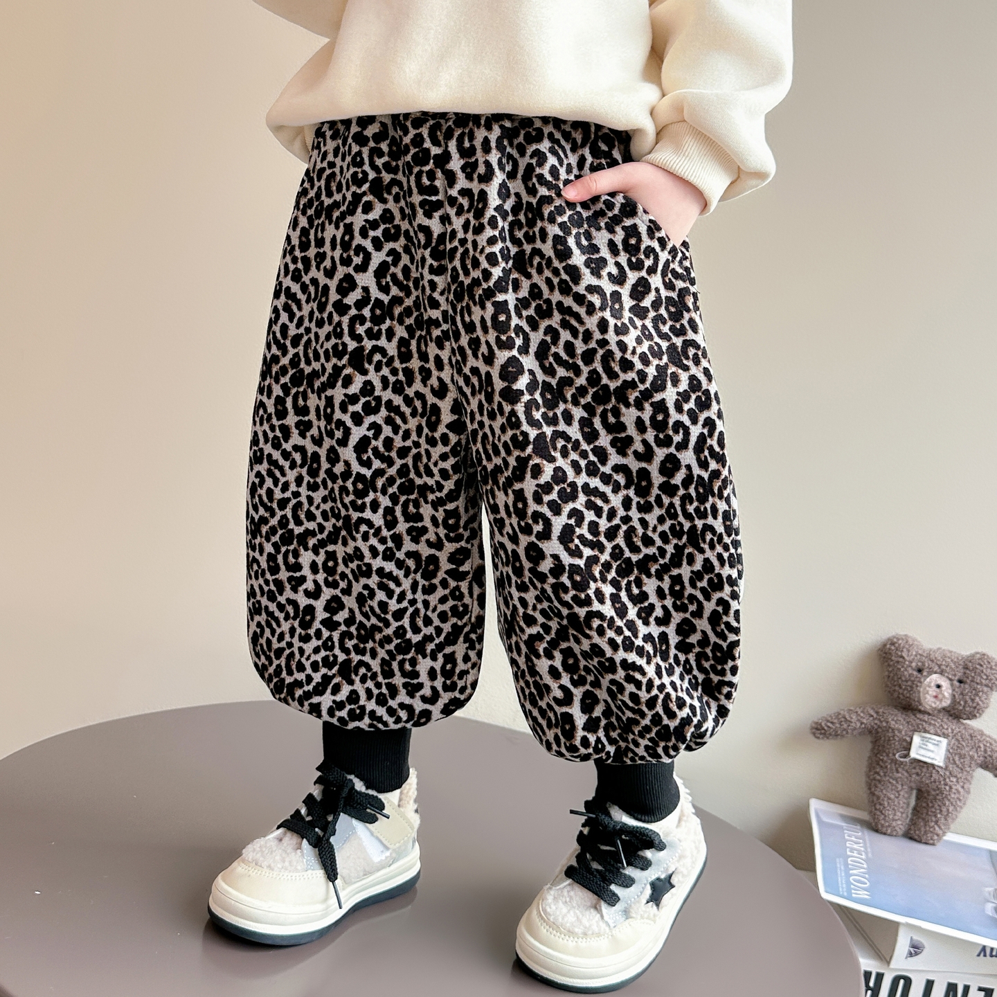 女童加绒裤子秋冬款豹纹卫裤