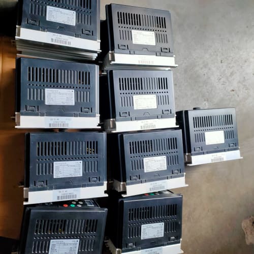 请询价-三肯变频器220v0.4kw,成色如图实物拍摄,功能完好