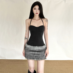 SylCue 撞色毛毛拼接挂脖连衣裙收腰百搭包臀短裙 时髦辣妹风时尚