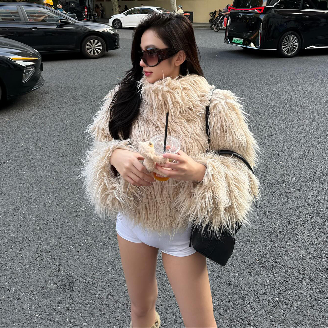 SylCue 秋冬时尚辣妹风毛茸茸长袖上衣紧身热辣短裤百搭两件套女