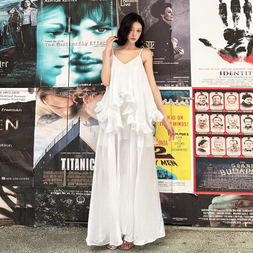 显瘦百搭吊带连衣裙简约时尚长裙