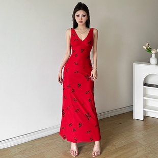 SylCue 度假风性感深V领修身连衣裙夏季红色裙子氛围感碎花长裙女