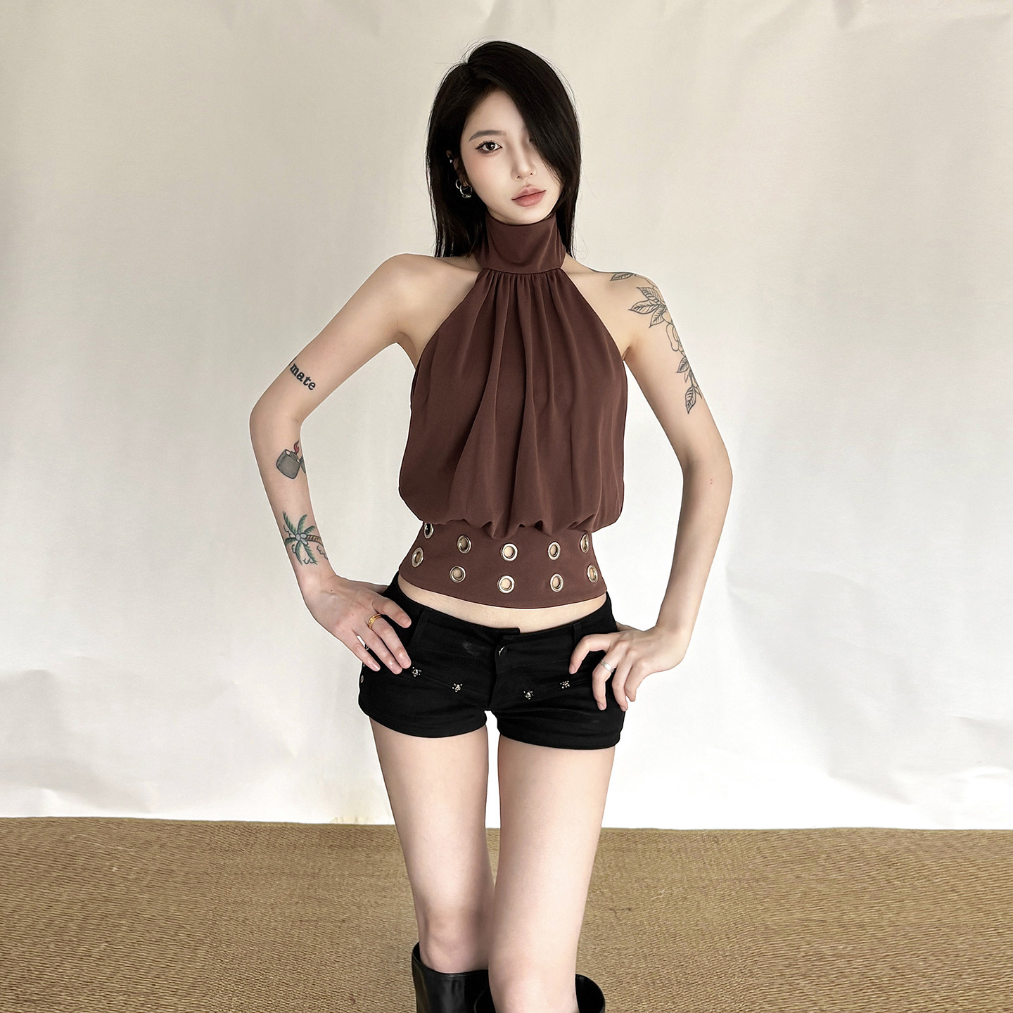 SylCue 拽酷冷艳辣妹风半高领无袖挂脖背心镂空收腰露背打底上衣