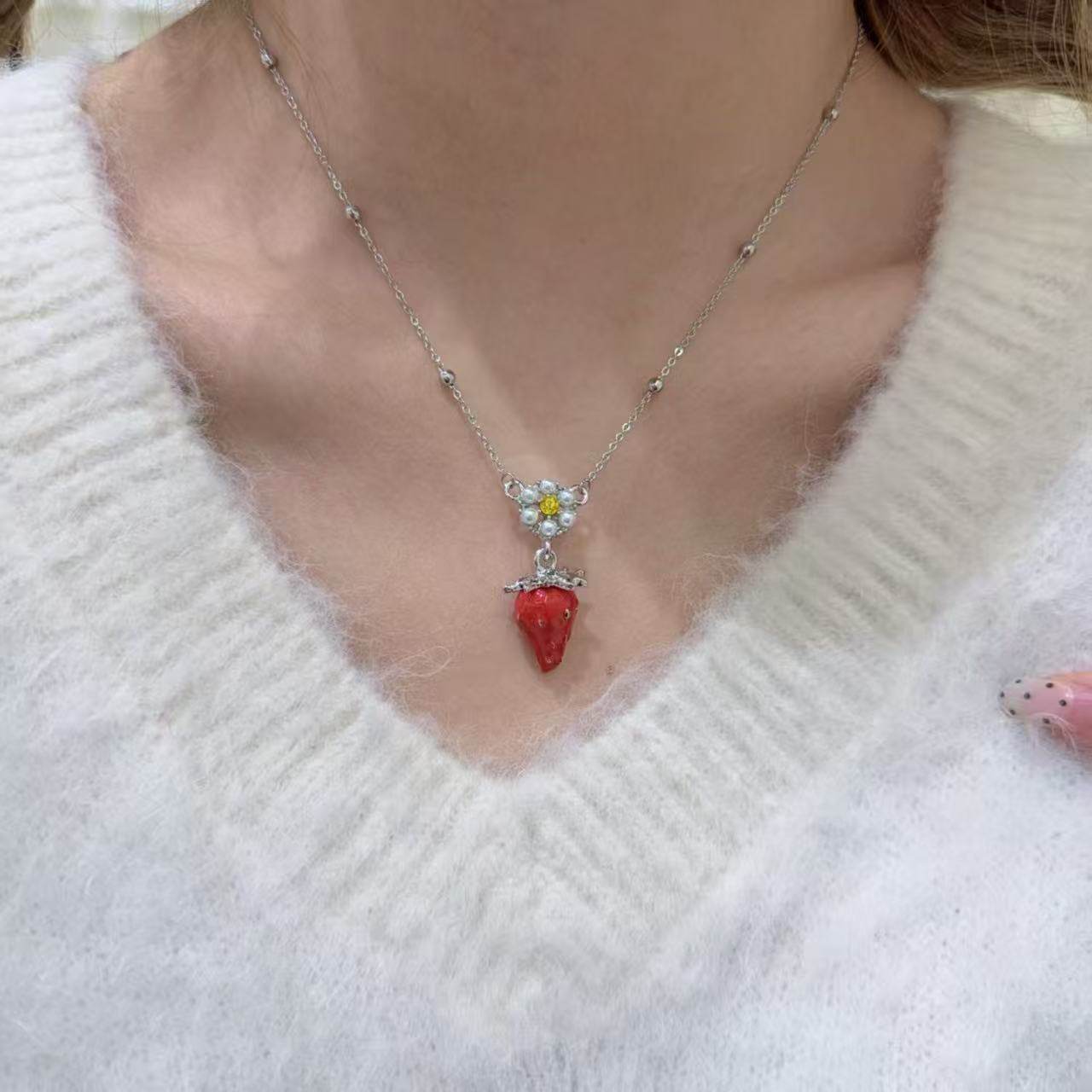 少女心滴油草莓珍珠锆石花朵耳钉女小众设计感潮流甜酷时尚耳环,饰品/流行首饰/时尚饰品新,项链,淘宝优惠券,粉丝福利购,淘宝优惠卷