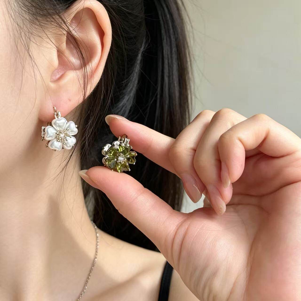 浅咖金复古优雅双面耳环绿色锆石耳扣一款双戴珍珠耳环戒指耳骨夹