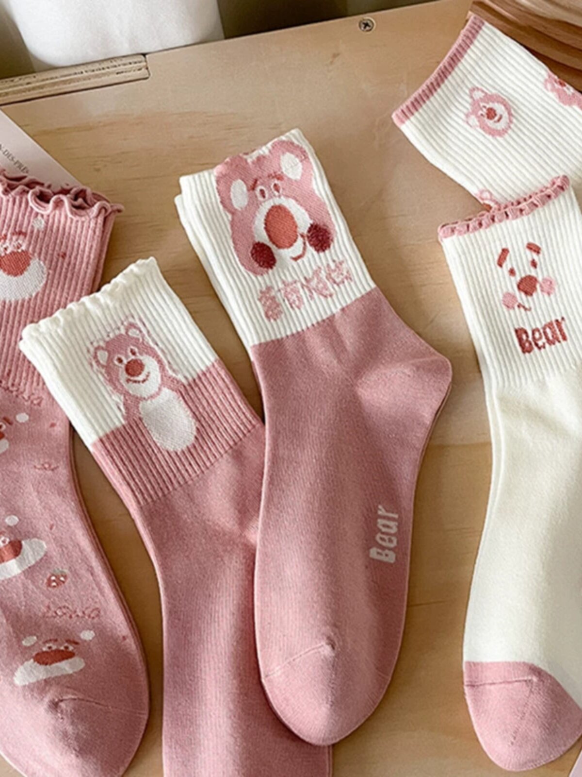 여성용 핑크색 새 종아리 중간 양말 긴 양말이 있는 여성용 트렌디하고 귀여운 일본식 레이스 양말