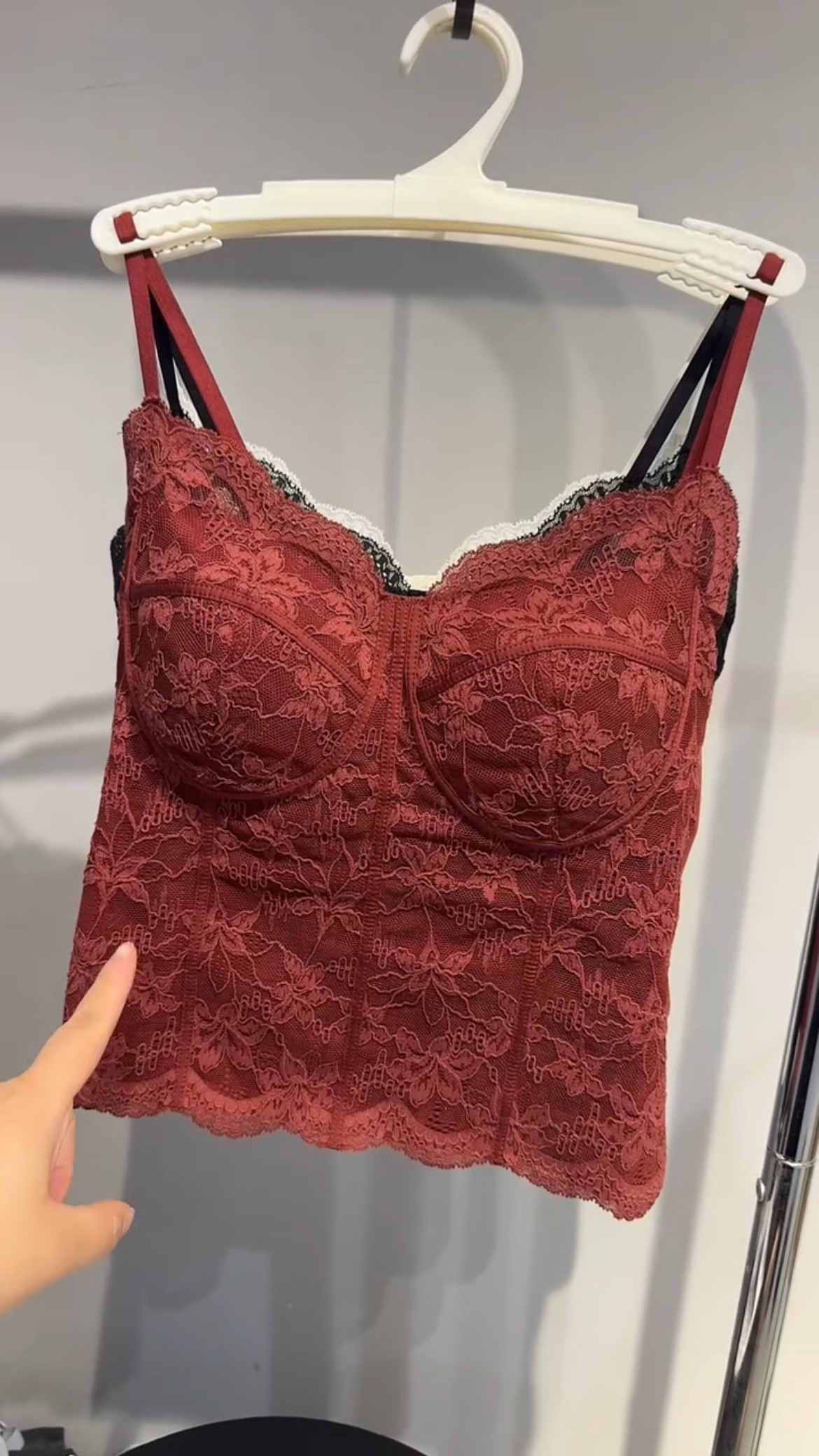 保暖蕾丝吊带背心女士秋冬2025年新款聚拢一体式文胸打底美背内衣