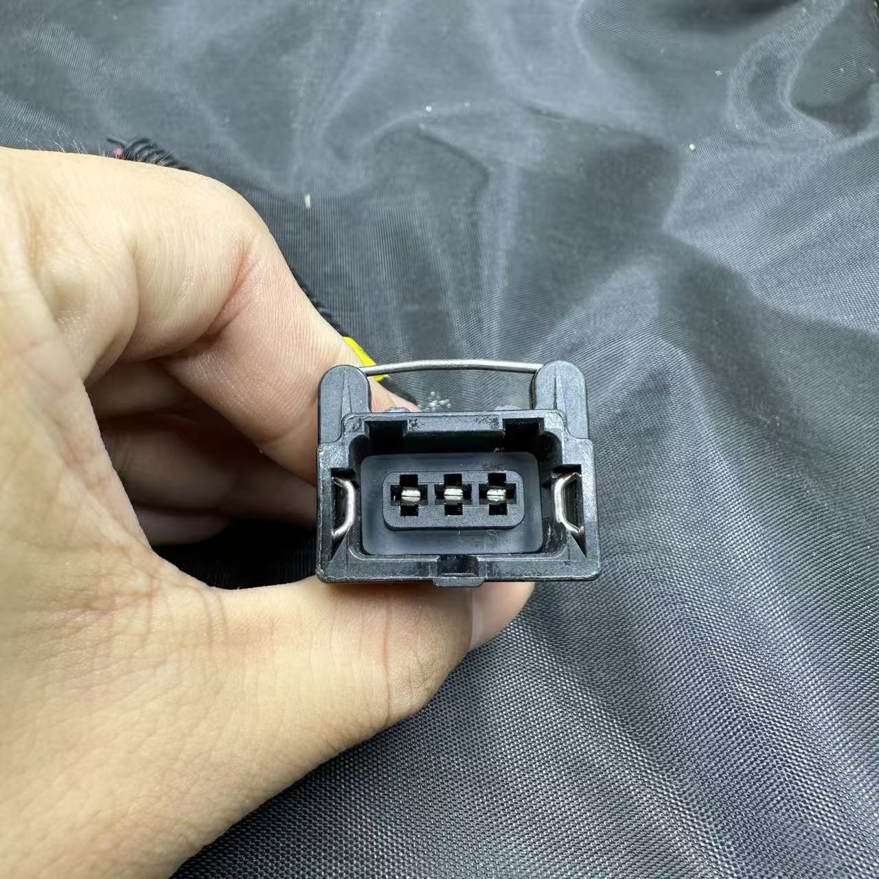 汽车通用里程表传感器线束插座插头三线迈速表接头码表感应器插座