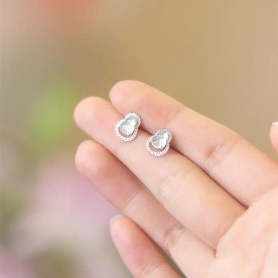 【古典韵味】葫芦玉髓白冰搭配闪烁锆石镶嵌耳钉镀925银耳饰优雅,饰品/流行首饰/时尚饰品新,耳钉,淘宝优惠券,粉丝福利购,淘宝优惠卷