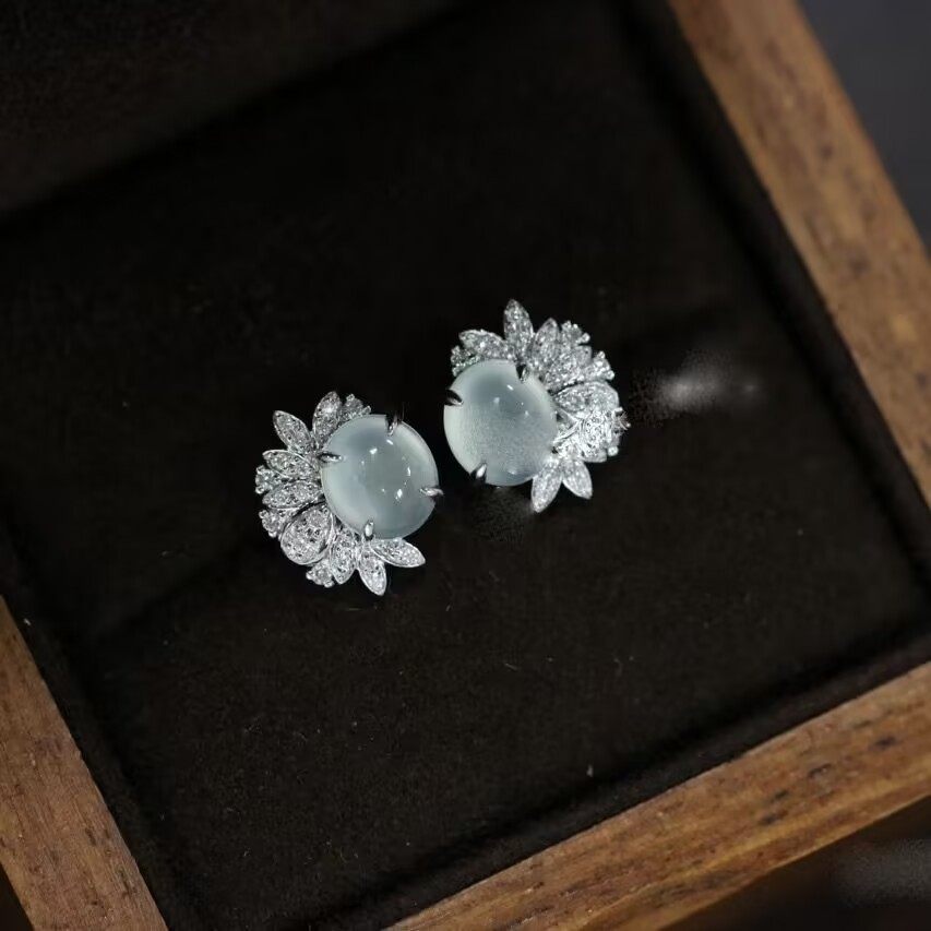 新中式高冰莹润白玉髓镶嵌锆石耳钉镀925银镶嵌爆闪小众优雅气质,饰品/流行首饰/时尚饰品新,耳钉,淘宝优惠券,粉丝福利购,淘宝优惠卷