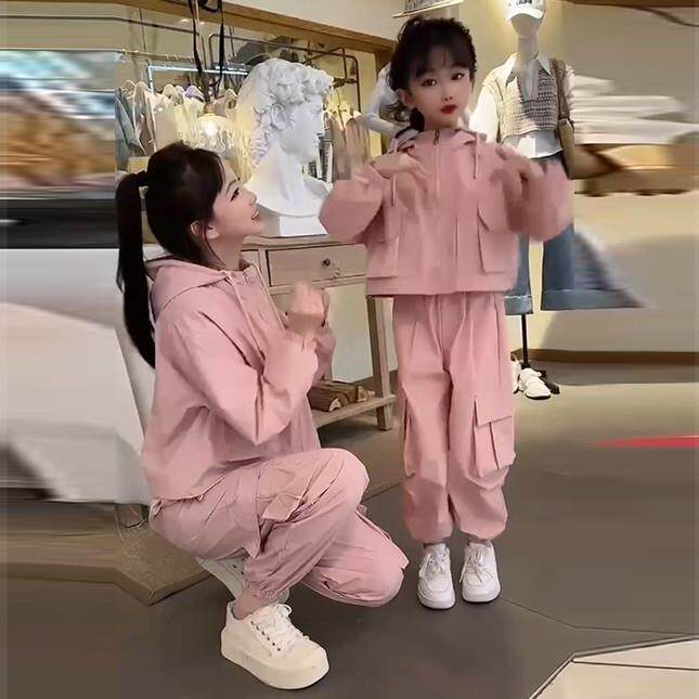 女童工装套装春秋2025新款中大童秋装洋派女孩网红儿童亲子运动服
