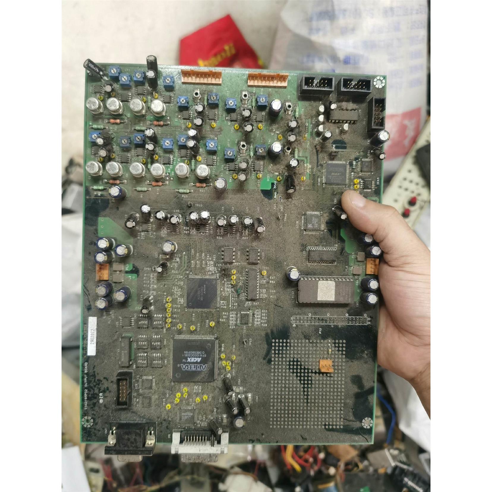 古董级芯片板卡几百斤，懂货的代价出。议价