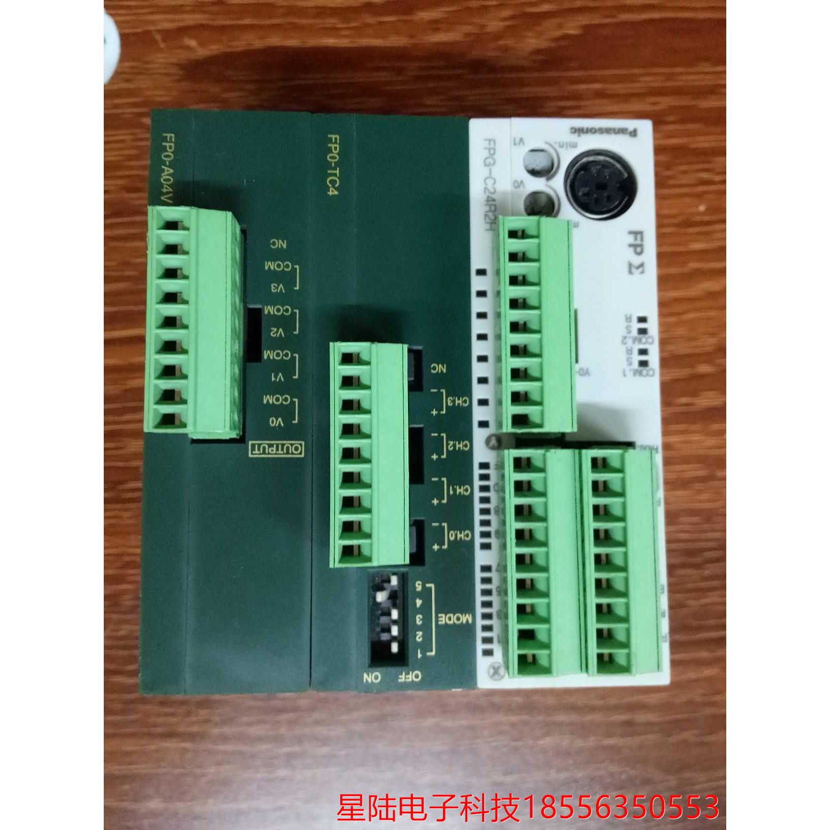 PLC FP0-A04V TC4 SL1  FPG-C24R2