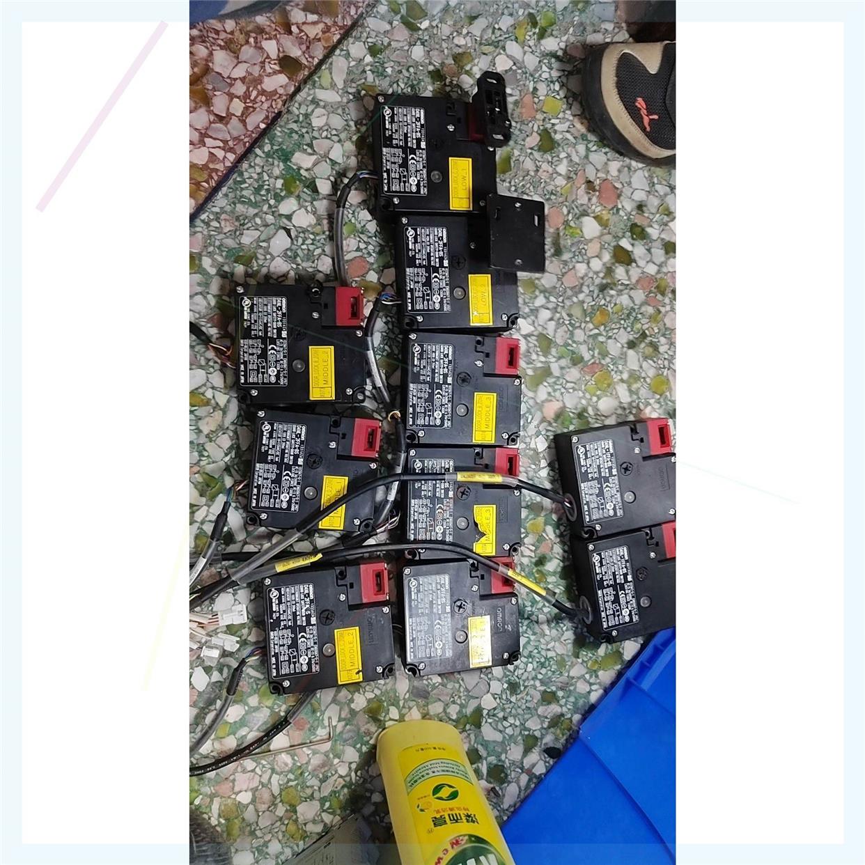 D4NL-2FFA-BS.8个，1FF的2个，