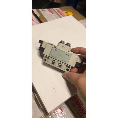 CKD 4GD320 329 -E2 4GD329-E2C 电磁阀 原装正品 9新