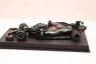 MINICHAMPS 1:43 奔驰  F1 TEAM W11 EQ PERF. FLAT TYRE 车模