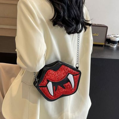 夏天夏季高级感链条斜挎包包女2025新款搞怪红唇包暗黑哥特单肩包