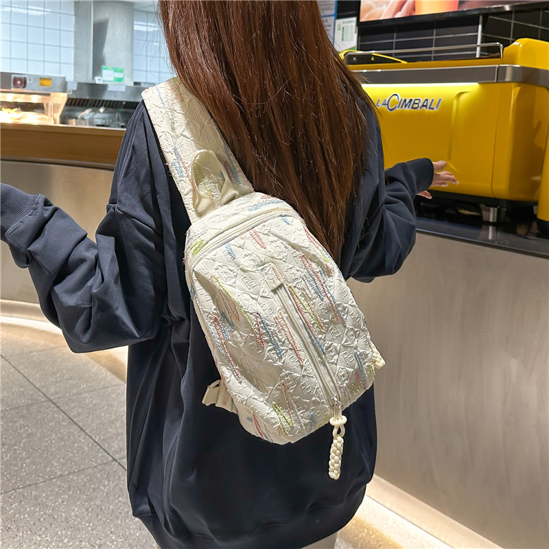 2025新款胸包竖拉链单肩斜挎包夏季休闲逛街包纯色布旅游休闲小包