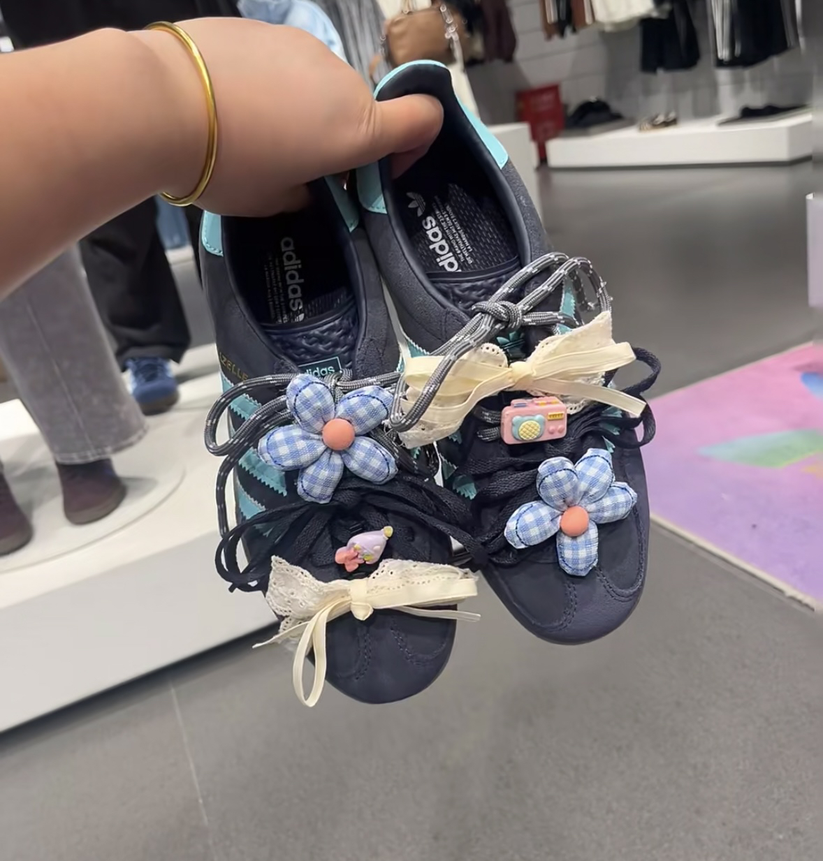 适配三叶草德训鞋gezelle泡芙花朵鞋扣diy布艺samba蝴蝶结配饰ins