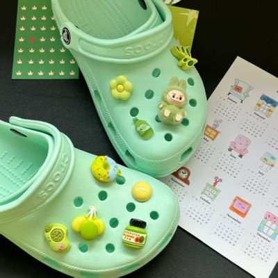 洞洞鞋配饰泡泡玛特拉布布鞋花卡通可爱绿色labubu鞋扣适配CROCS