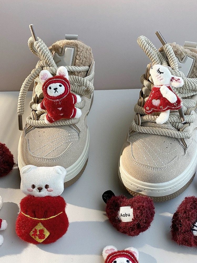 新年款红色喜庆毛绒鞋带扣春节过年鞋带装饰品配件配饰鞋带扣鞋花,服饰配件/皮带/帽子/围巾,鞋扣,淘宝优惠券,粉丝福利购,淘宝优惠卷