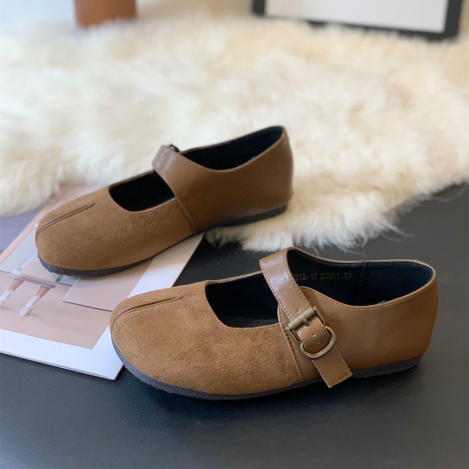 法式圆头浅口平底复古绒面玛丽珍鞋2025年秋季新款时尚一字扣单鞋,女鞋,玛丽珍鞋,淘宝优惠券,粉丝福利购,淘宝优惠卷