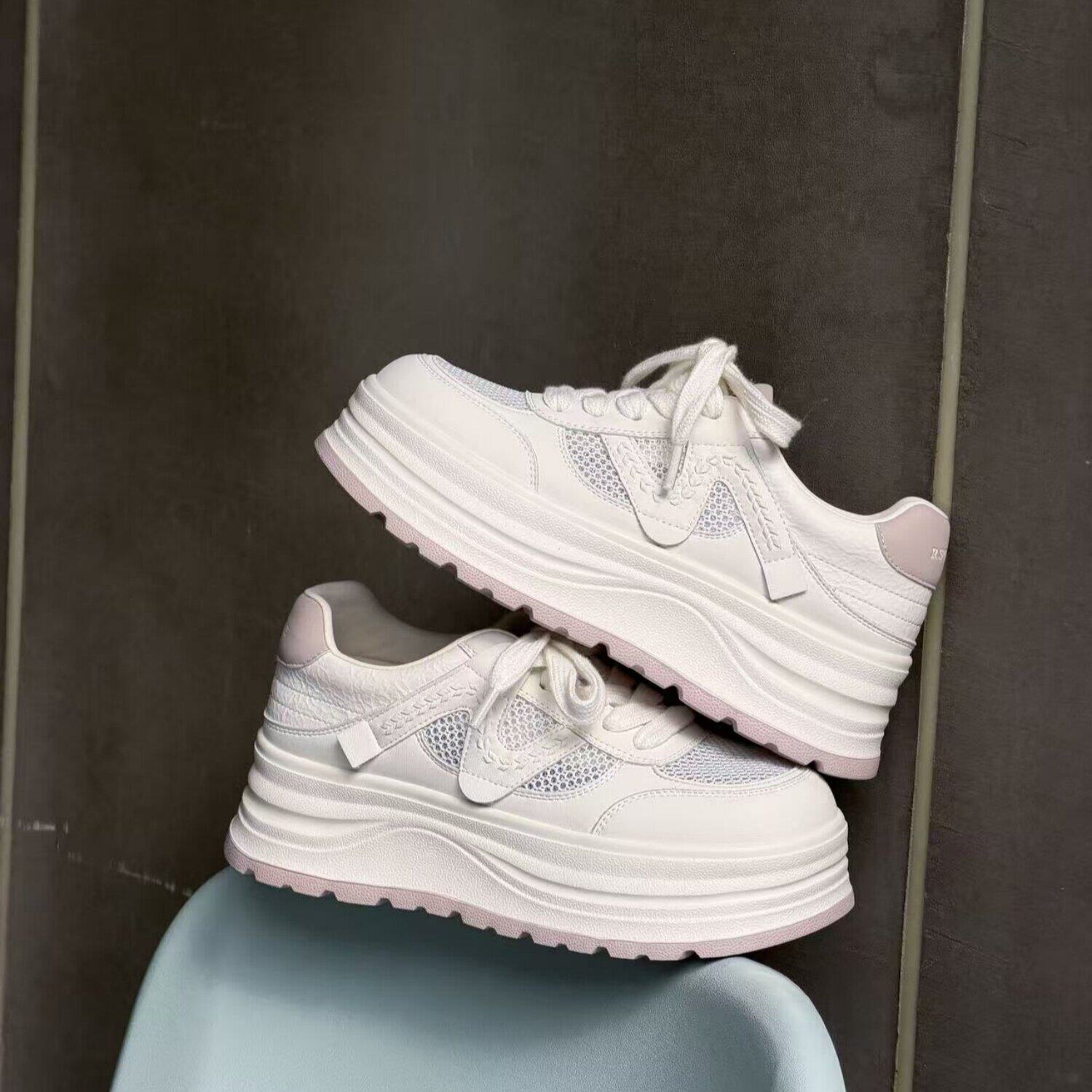 韩版厚底休闲板鞋增高6cm2026夏季新单网透气超火百搭时尚小白鞋