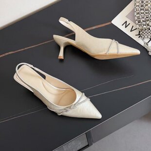 2026法式轻熟风水钻尖头后空凉鞋女春季新款时髦细跟气质高跟凉鞋