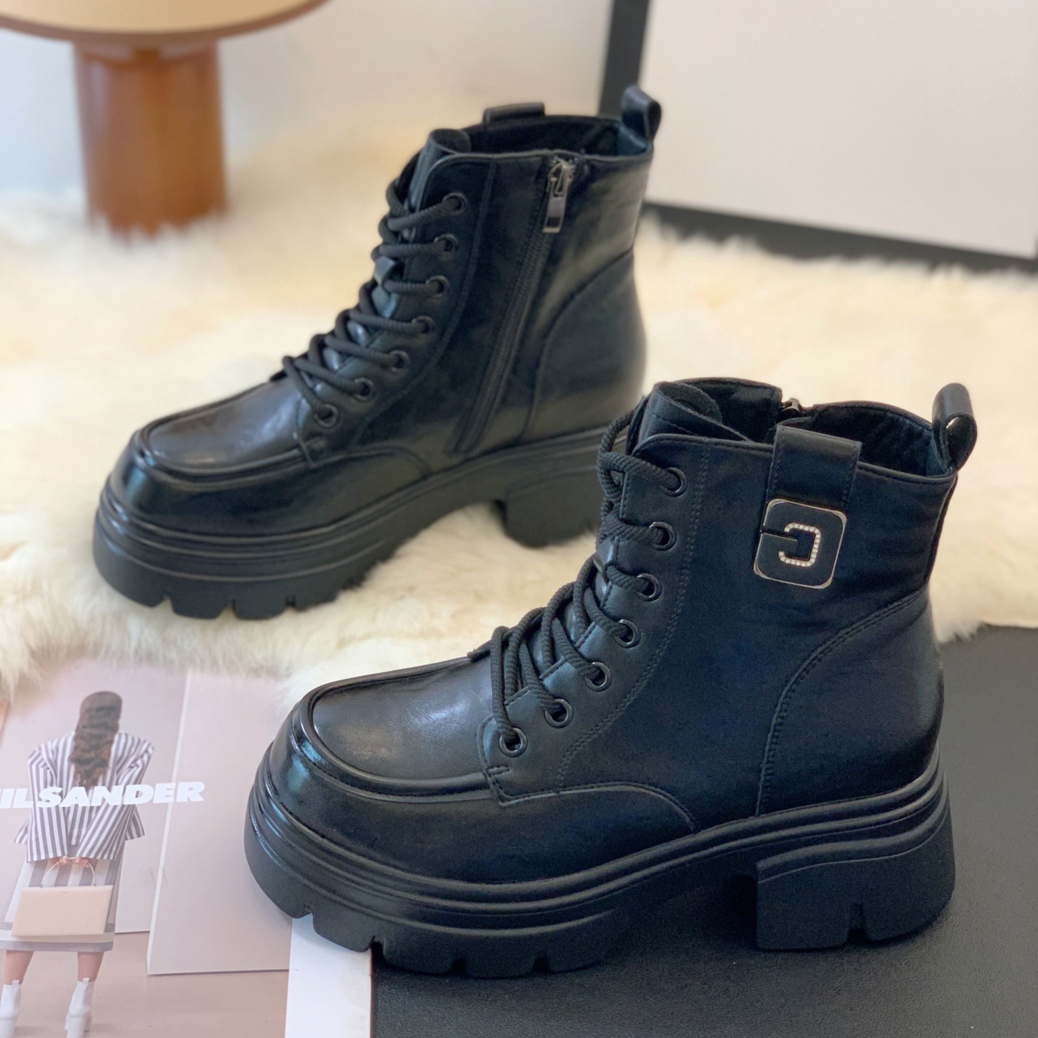 英伦甜酷风加绒保暖超火马丁靴女