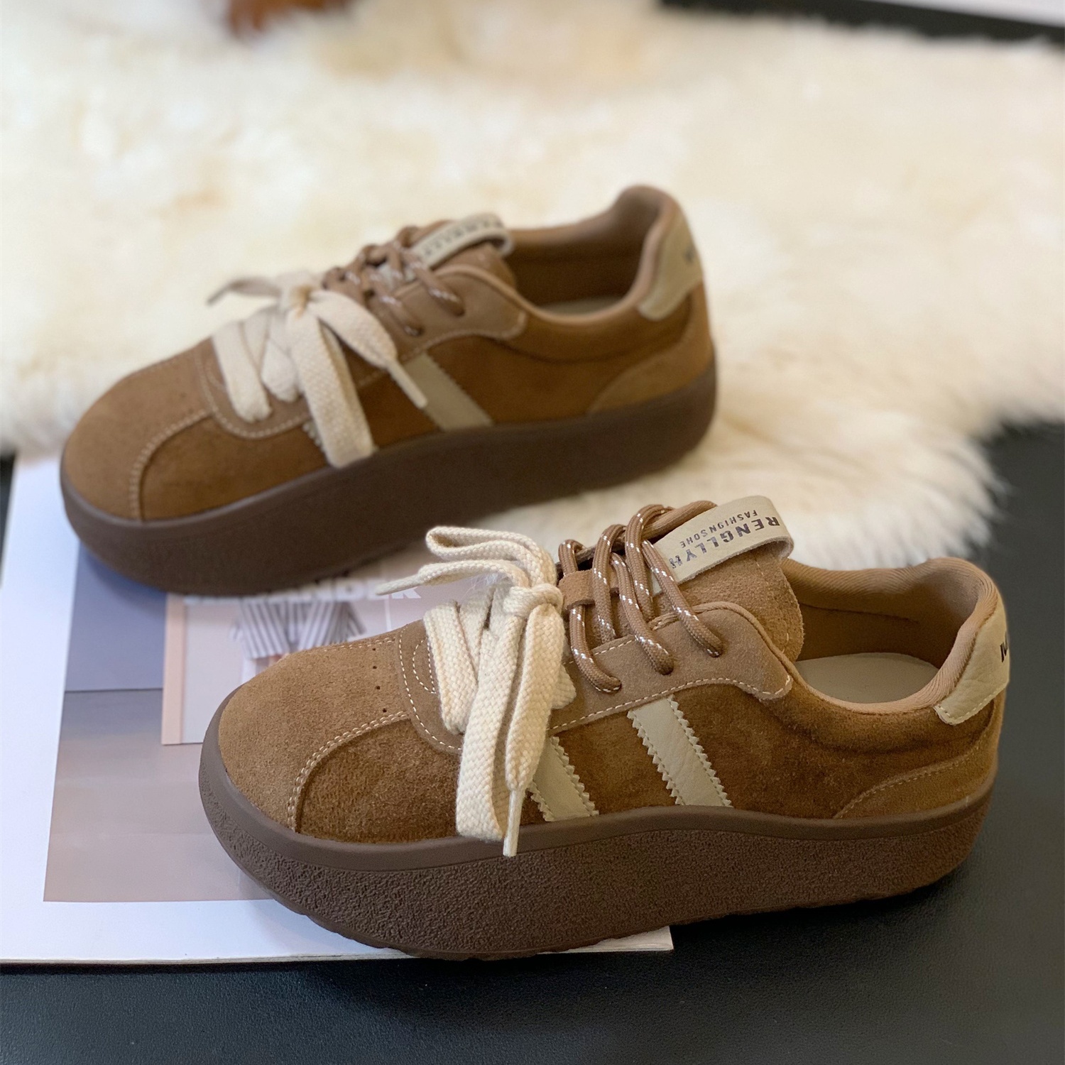 2025韩版新款圆头丑萌板鞋女秋冬复古磨砂绒小众双鞋带百搭德训鞋