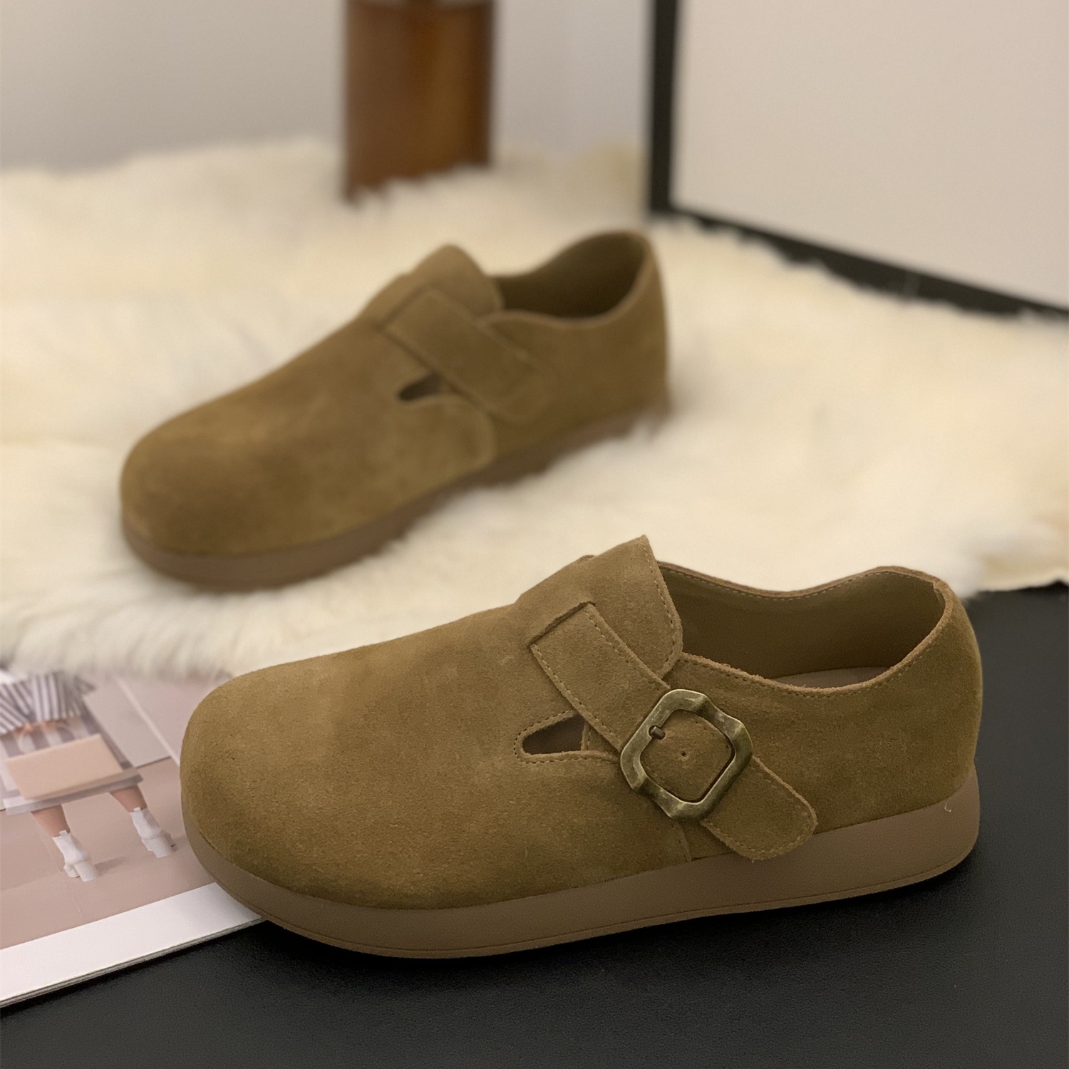 时尚爆款显脚小轻便百搭勃肯鞋