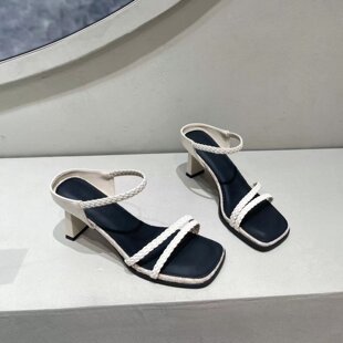 甜美编织一字带凉鞋2026夏季新款外穿方头带高级感配裙子时尚凉拖