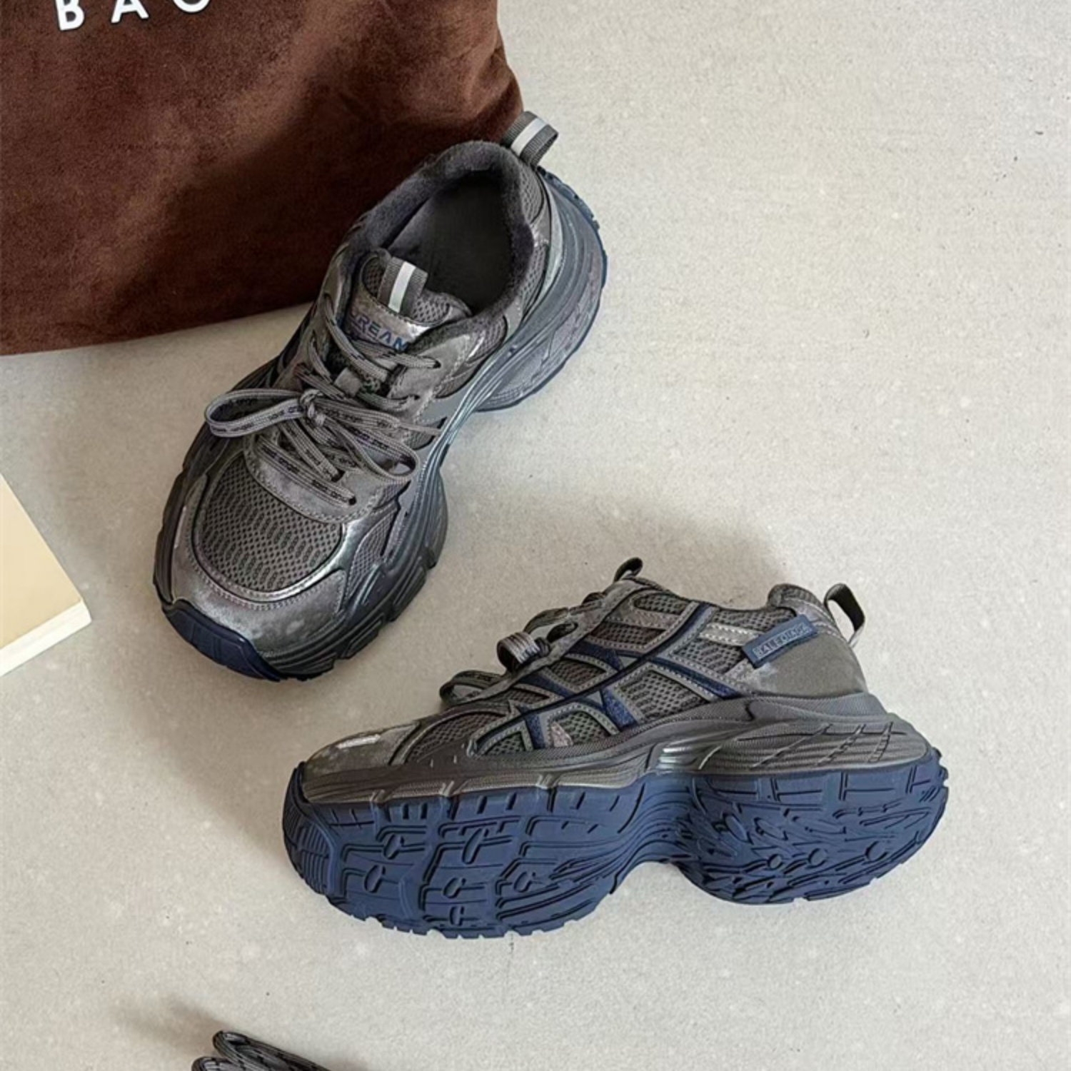 超火双鞋带网面舒适简约老爹鞋女