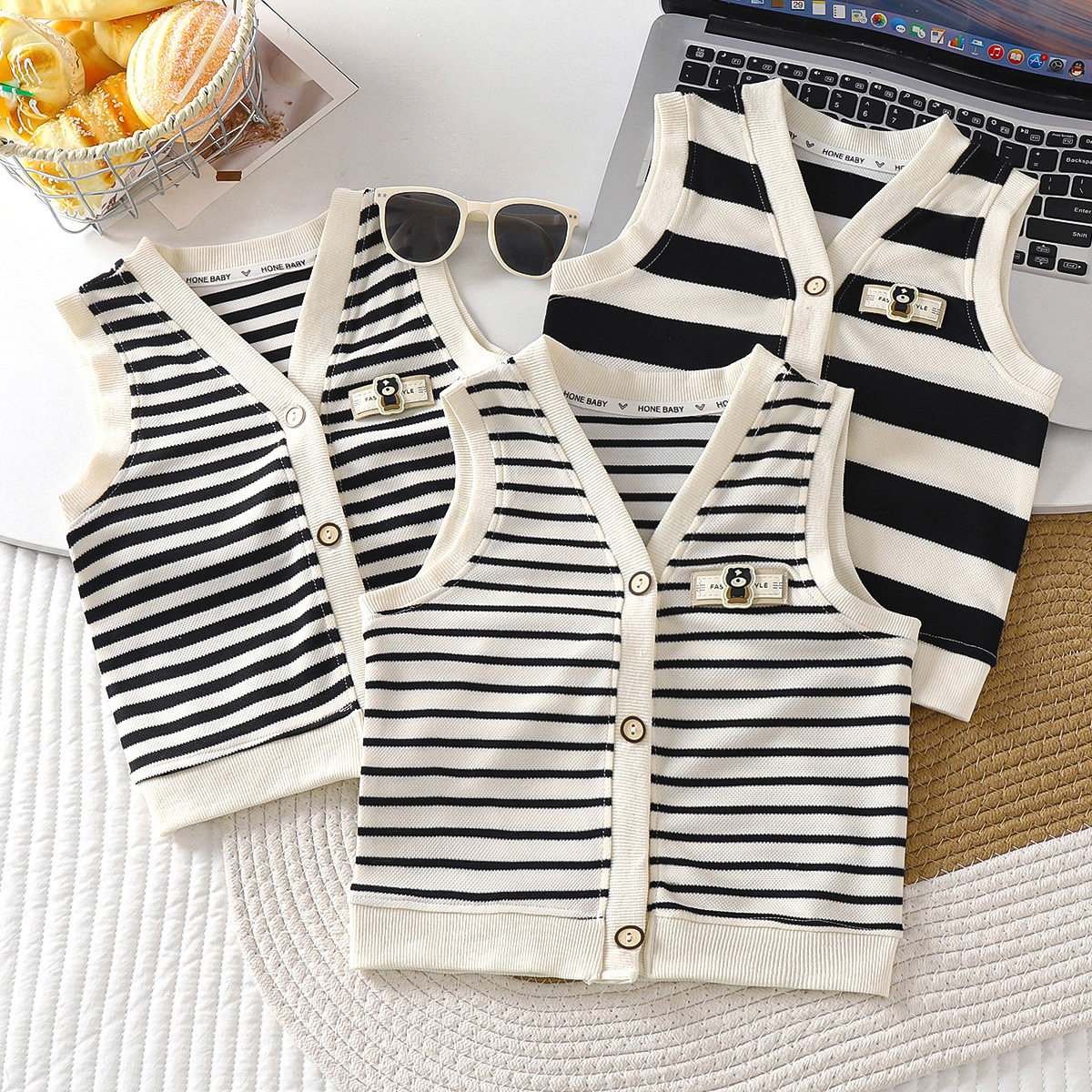 2025秋季马夹儿童条纹开衫马甲男女童百搭无袖针织杉背心新款坎肩