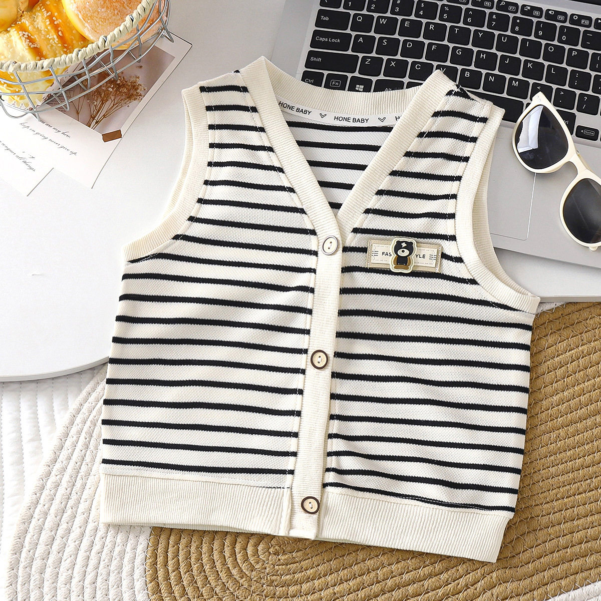 2025秋季条纹儿童马甲开衫坎肩男女童百搭无袖针织杉马夹新款背心