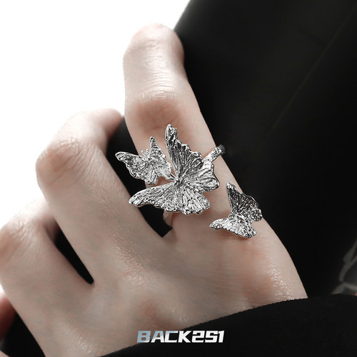 高级感轻奢银色蝶栖蝴蝶环绕戒指