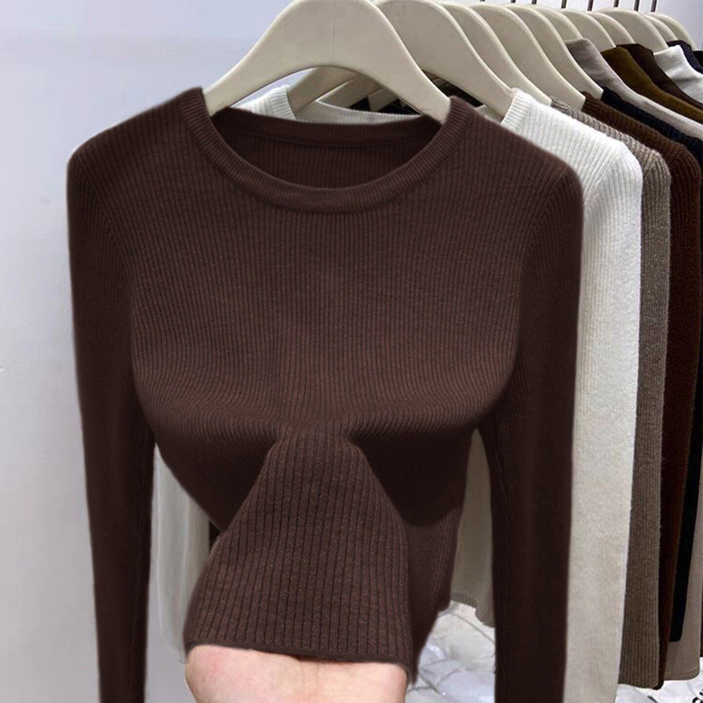 时尚深棕色圆领毛衣女2025新款冬装巨好看内搭打底显瘦爆款1211h