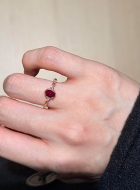 复古宫廷风鸽血红椭圆仿闪钻戒指女轻奢高级感食指戒小众设计指环