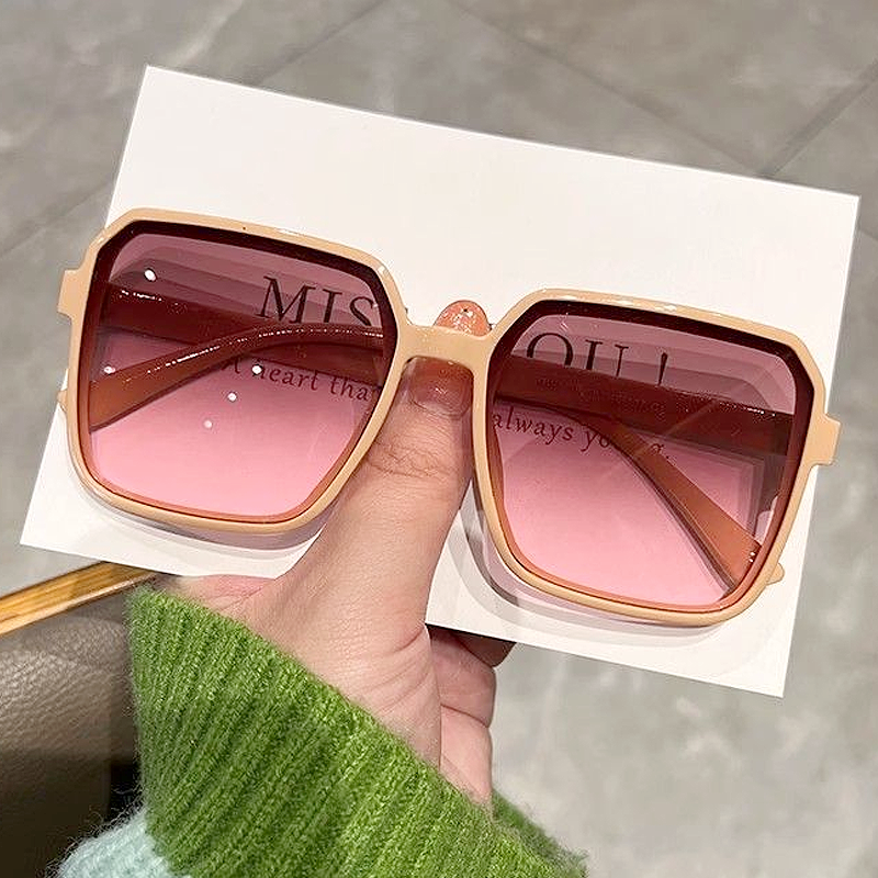 高级感大框墨镜女款2025新款显脸小方形太阳镜网红款复古眼镜潮酷