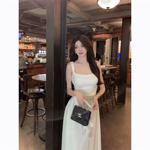 从一时刻 白色吊带连衣裙2026女新款方领法式收腰小众领证长裙子