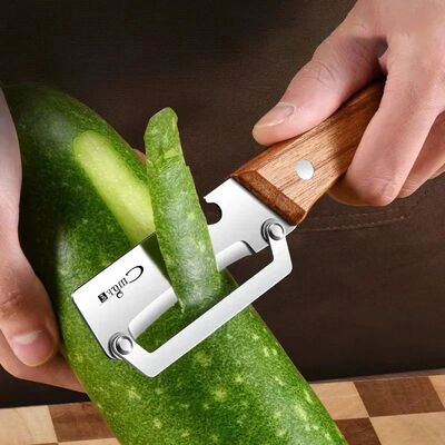 1pcs Stainless steel peeler with wooden handle for peeling a